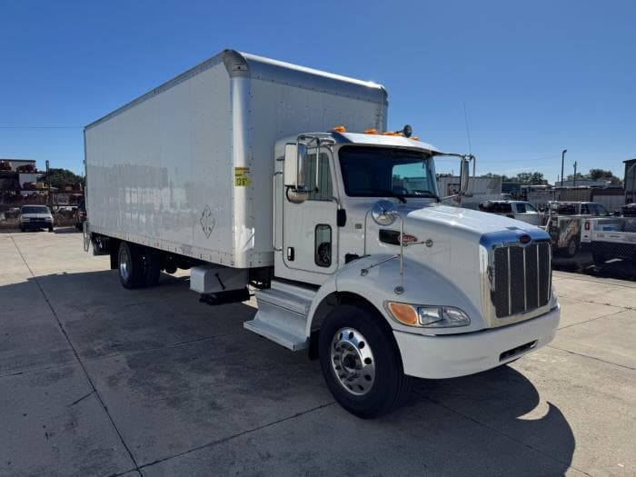 2020 Peterbilt 337 in Orlando, FL — photo 4