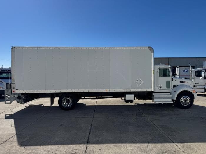 2020 Peterbilt 337 in Orlando, FL — photo 5
