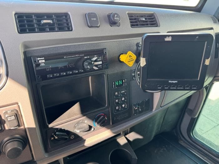 2020 Peterbilt 337 in Orlando, FL — photo 17