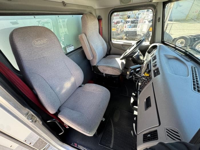 2020 Peterbilt 337 in Orlando, FL — photo 19