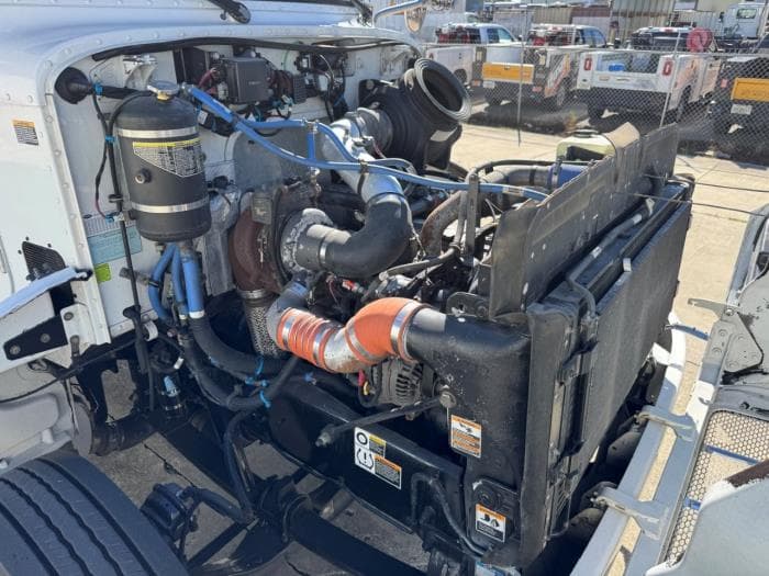 2020 Peterbilt 337 in Orlando, FL — photo 26