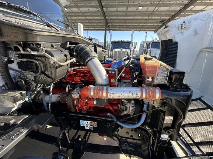 2022 Peterbilt 579 in San Antonio, TX — photo 6
