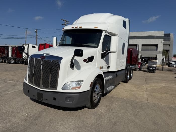 2021 Peterbilt 579 in Dallas, TX — photo 20