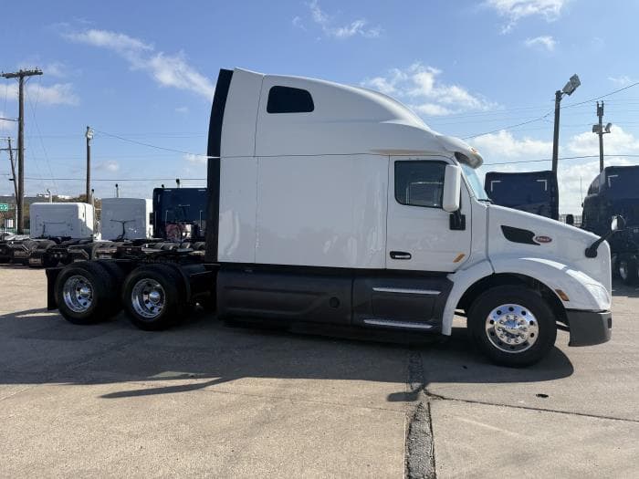 2021 Peterbilt 579 in Dallas, TX — photo 28