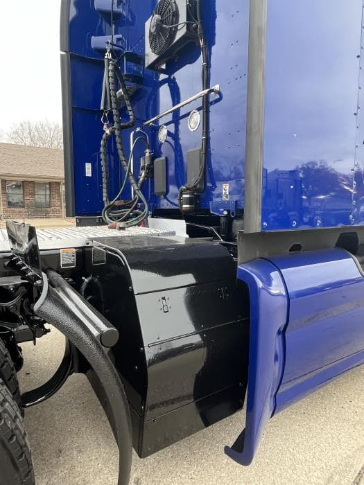 2022 Peterbilt 579 in Kansas City, MO — photo 8