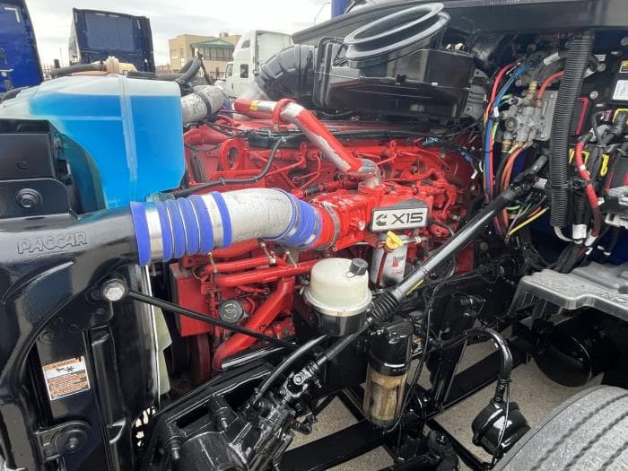 2022 Peterbilt 579 in Kansas City, MO — photo 12