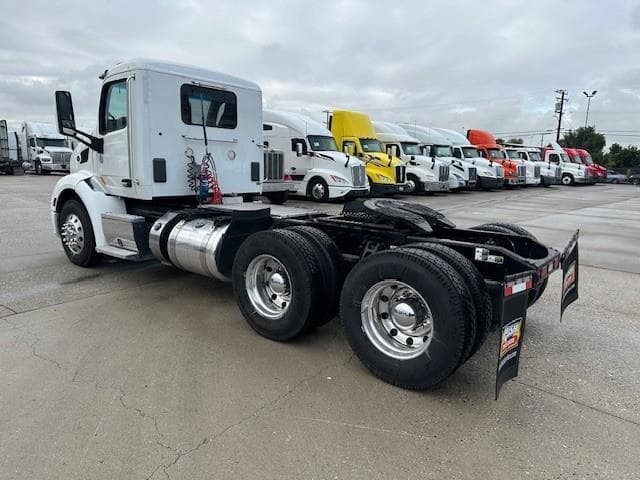 2019 Peterbilt 579 in Fontana, CA — photo 7