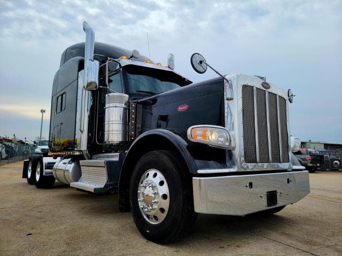 2022 Peterbilt 389 in Tulsa, OK — photo 3