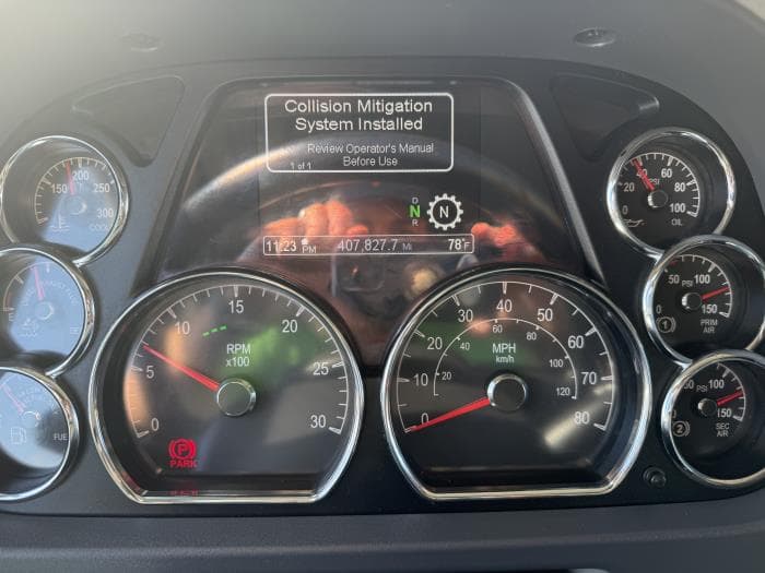 2021 Peterbilt 579 in Dallas, TX — photo 6