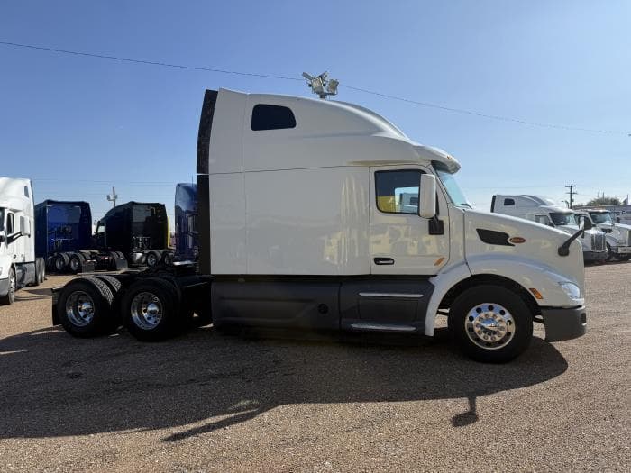 2021 Peterbilt 579 in Dallas, TX — photo 23