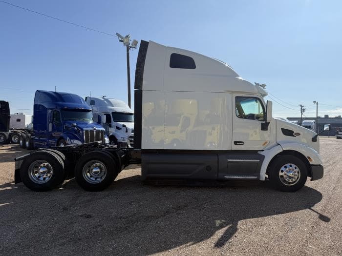 2021 Peterbilt 579 in Dallas, TX — photo 24