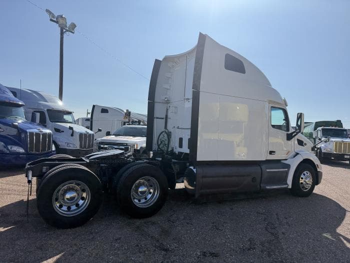 2021 Peterbilt 579 in Dallas, TX — photo 25