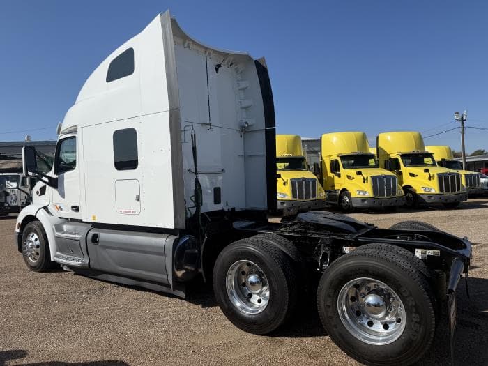 2021 Peterbilt 579 in Dallas, TX — photo 33