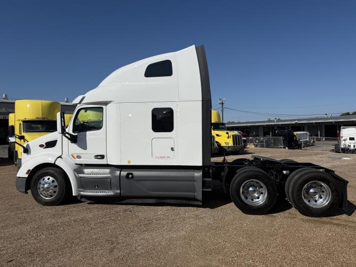 2021 Peterbilt 579 in Dallas, TX — photo 35