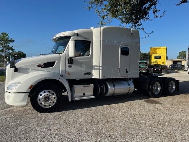 2022 Peterbilt 579 in Haines City, FL — photo 3