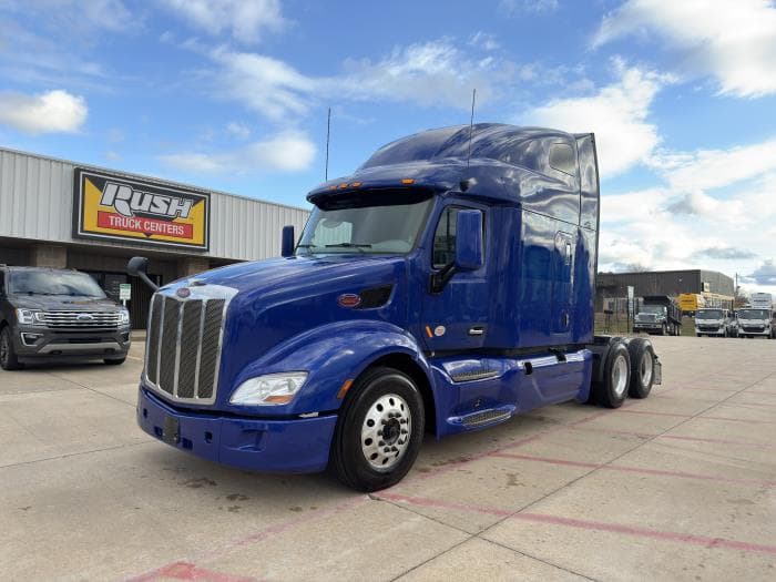 2022 Peterbilt 579 in Lowell, AR — photo 2