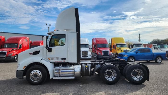 2020 Peterbilt 579 in Jacksonville, FL — photo 3