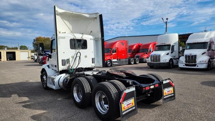 2020 Peterbilt 579 in Jacksonville, FL — photo 4