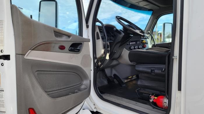 2020 Peterbilt 579 in Jacksonville, FL — photo 10