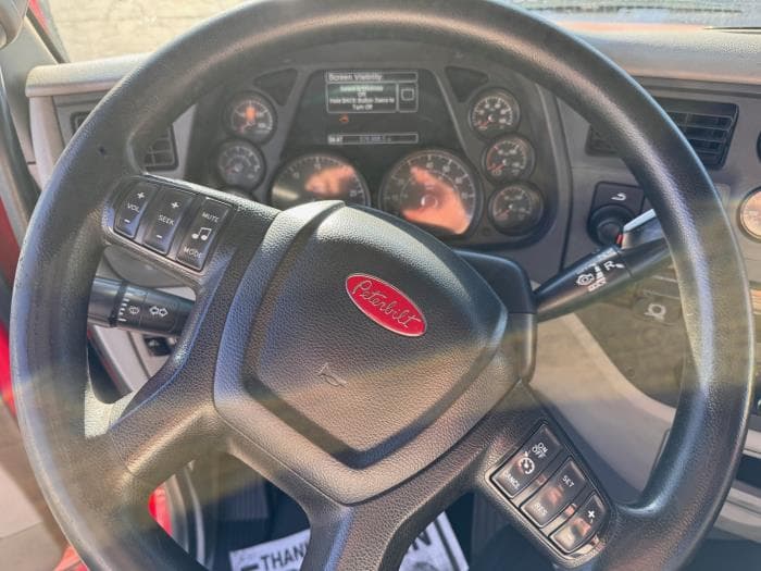 2020 Peterbilt 579 in Los Angeles, CA — photo 16