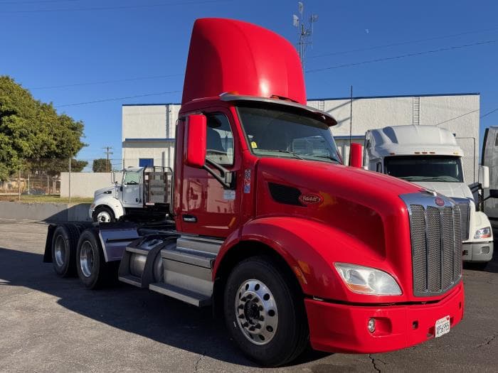 2020 Peterbilt 579 in Los Angeles, CA — photo 4
