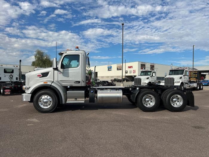 2026 Peterbilt 567 in Phoenix, AZ — photo 4