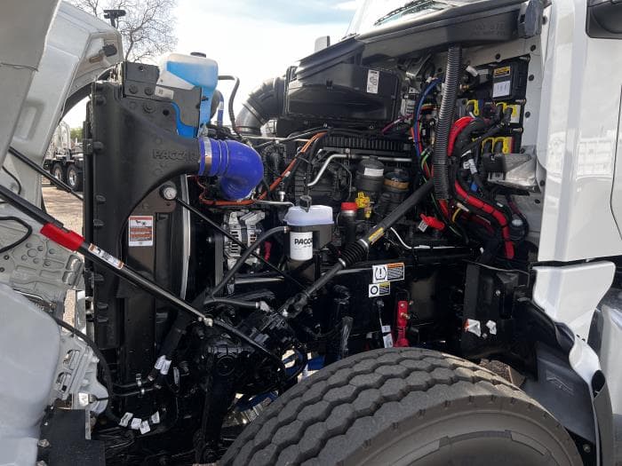 2026 Peterbilt 567 in Phoenix, AZ — photo 15