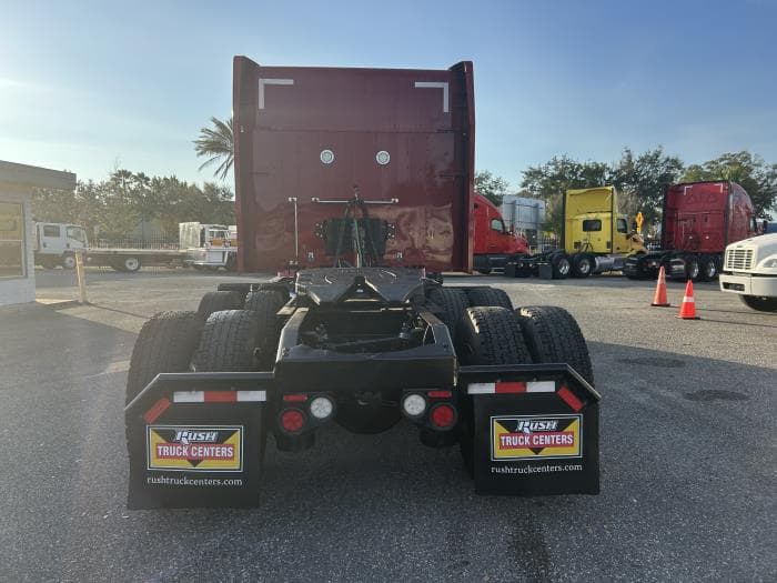 2022 Peterbilt 579 in Orlando, FL — photo 5