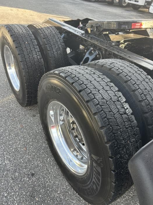2022 Peterbilt 579 in Orlando, FL — photo 13