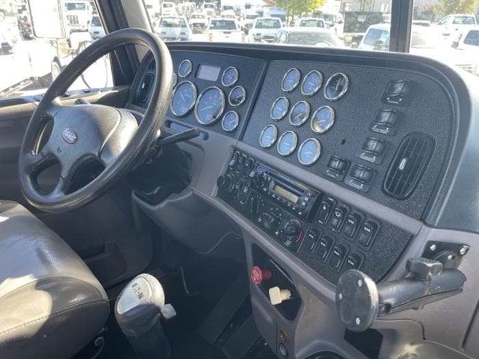 2014 Peterbilt 365 in Oklahoma City, OK — photo 24