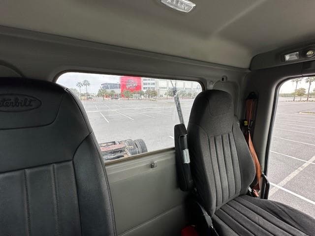2020 Peterbilt 579 in Pharr, TX — photo 14