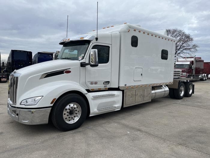 2026 Peterbilt 579 in Kansas City, MO — photo 2