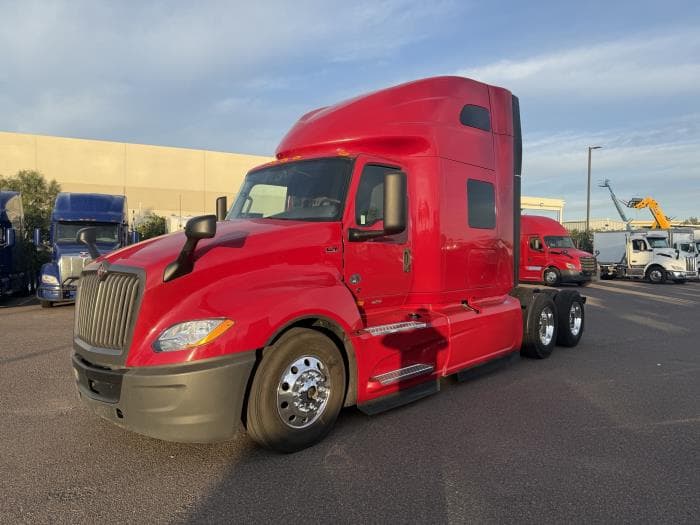 2022 International LT in Phoenix, AZ — photo 2