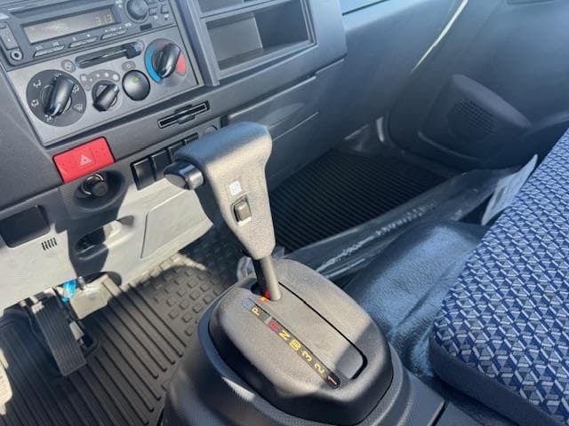 2025 Isuzu NRR in Fontana, CA — photo 12