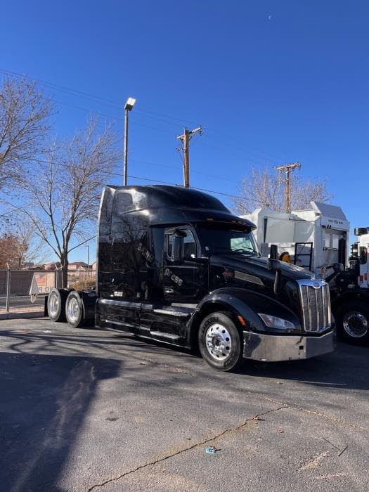 2023 Peterbilt 579 in Albuquerque, NM — photo 3