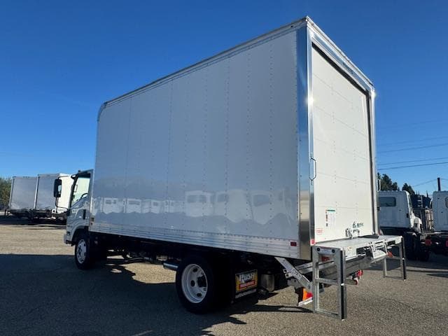 2025 Isuzu NRR in Fontana, CA — photo 7