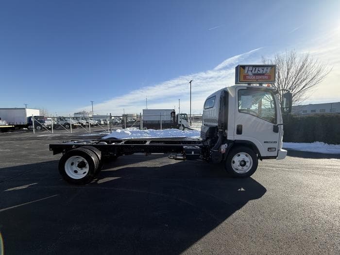 2025 Isuzu NRR in Columbus, OH, OH — photo 3