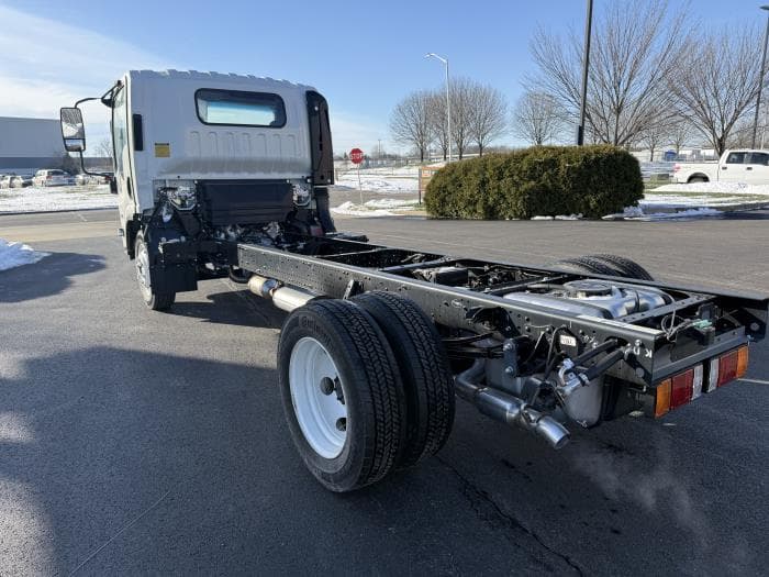 2025 Isuzu NRR in Columbus, OH, OH — photo 6