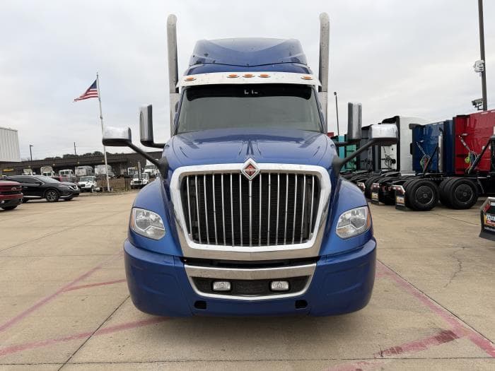 2020 International LT in Lowell, AR — photo 9