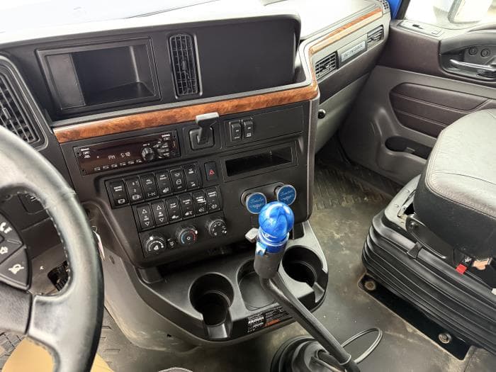 2020 International LT in Lowell, AR — photo 14