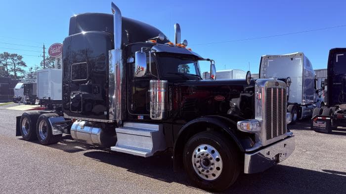 2022 Peterbilt 389 in Jacksonville, FL — photo 8