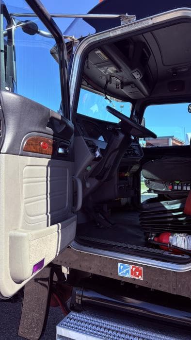 2022 Peterbilt 389 in Jacksonville, FL — photo 10