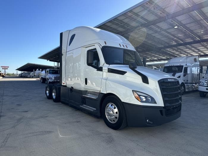 2022 Freightliner Cascadia in San Antonio, TX — photo 8
