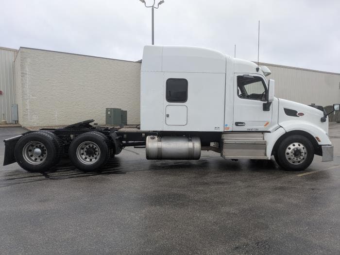 2022 Peterbilt 579 in Indianapolis, IN — photo 8