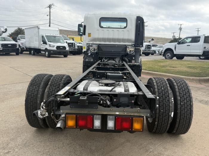 2025 Isuzu NRR in Dallas, TX — photo 4