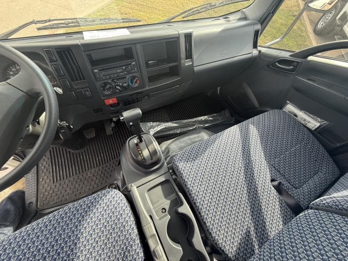 2025 Isuzu NRR in Dallas, TX — photo 9