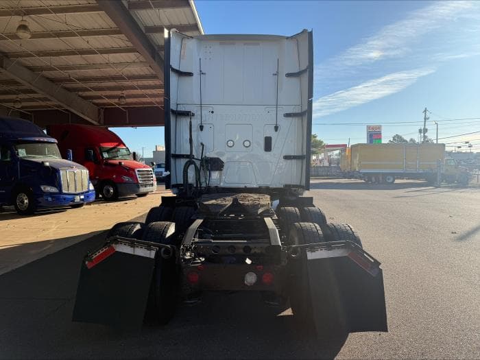 2022 International LT in Memphis, TN — photo 3