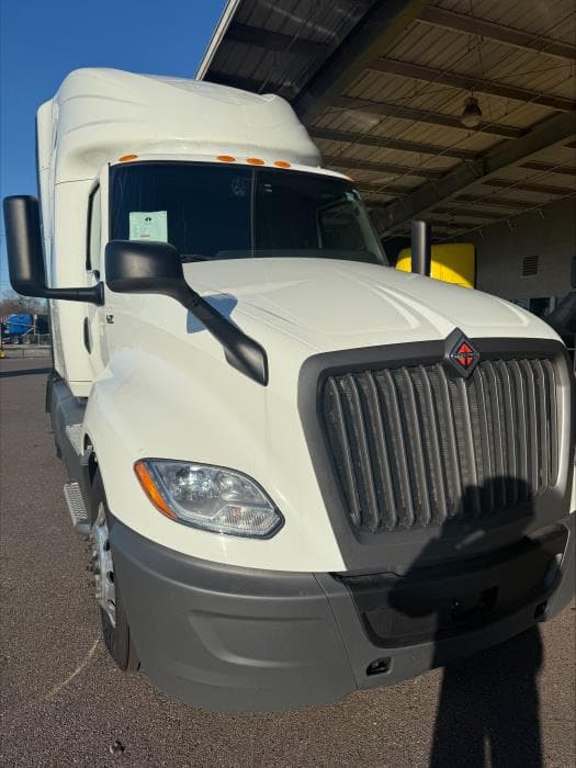 2022 International LT in Memphis, TN — photo 15