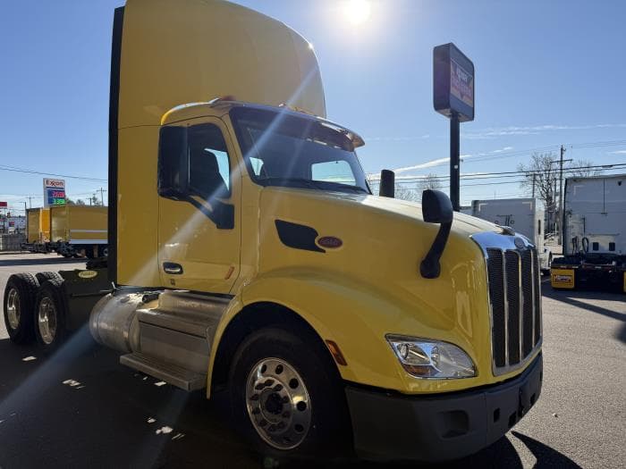 2021 Peterbilt 579 in Memphis, TN — photo 11