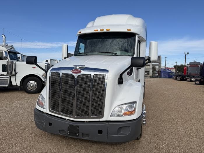2021 Peterbilt 579 in Dallas, TX — photo 34